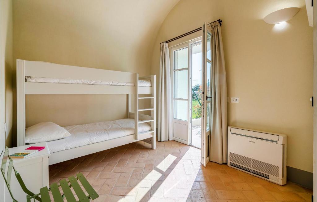 Nice Apartment In Bastia Di Albenga With 2 Bedrooms And Wifi photo 1