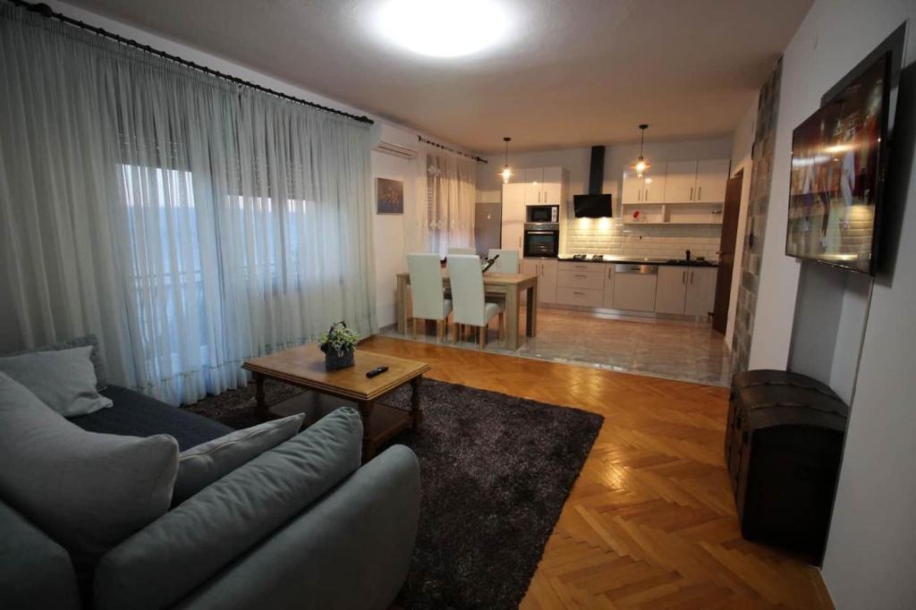 Moderan apartman u blizini mora photo 2