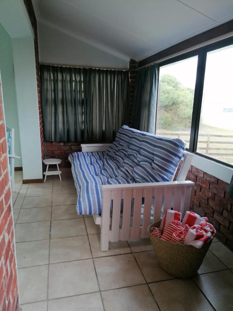 Travellers Treat - Luxurious 6 Sleeper House 5min from the beach! photo 4