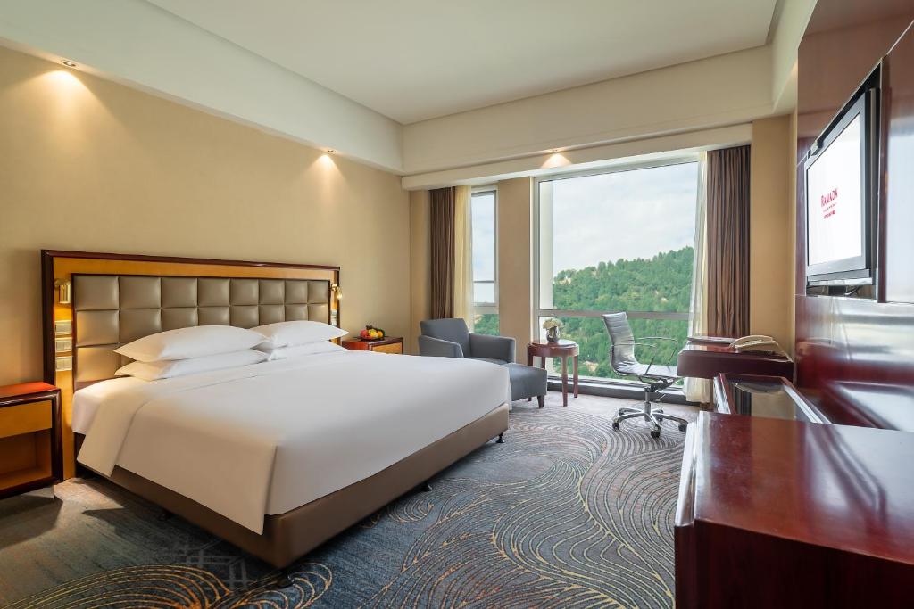 Ramada Plaza Taian photo 3