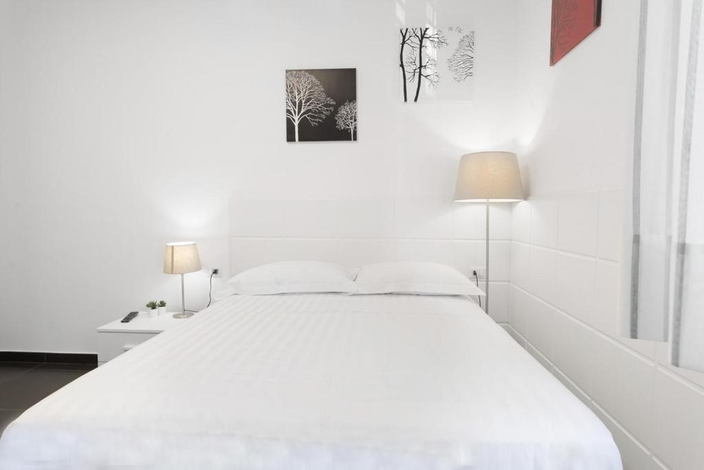 Acquaviva Apartments, Naples