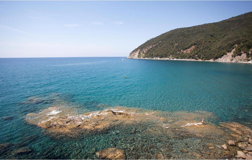 Awesome Apartment In Moneglia With Wifi And 2 Bedrooms photo 1