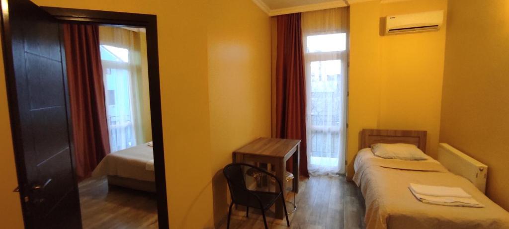 Femily hotel ın batumı maretı str 2 photo 4