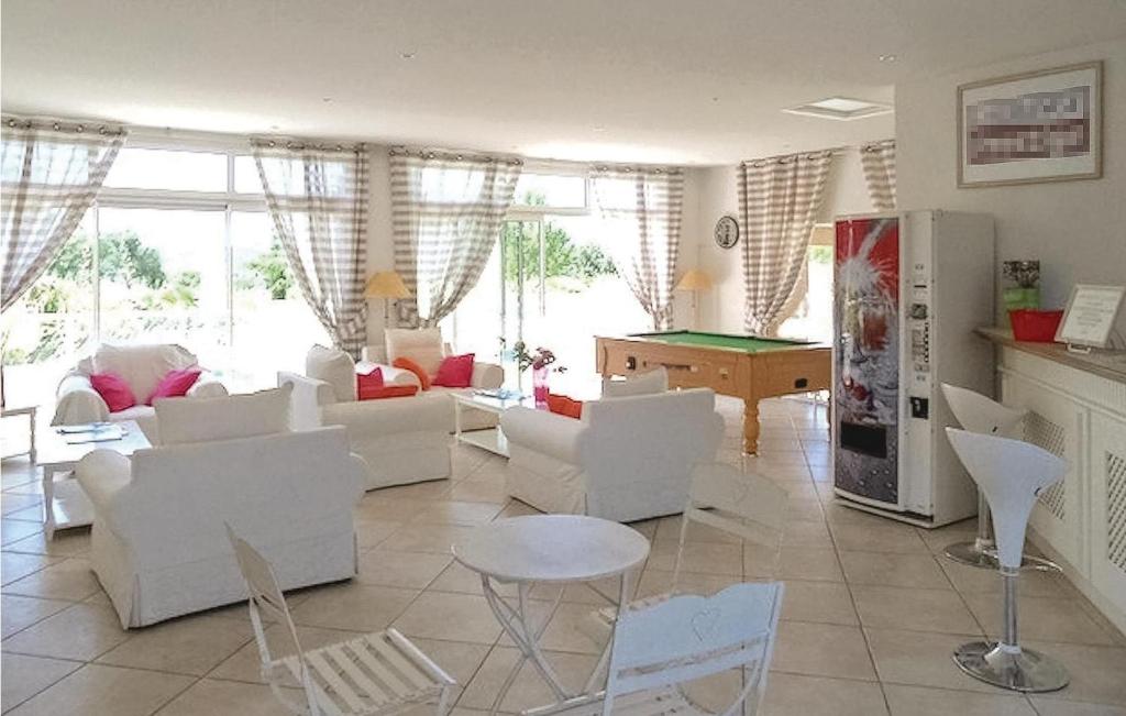 Beautiful Home In Montauroux With 2 Bedrooms, Outdoor Swimming Pool And Heated Swimming Pool photo 2