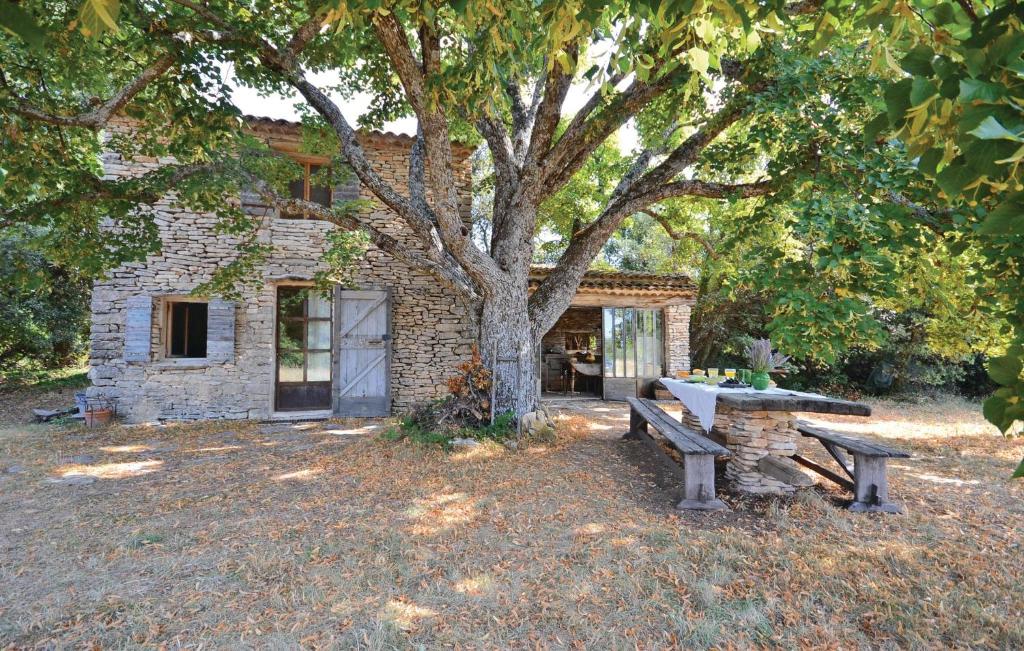 Nice Home In Saignon With 1 Bedrooms And Wifi