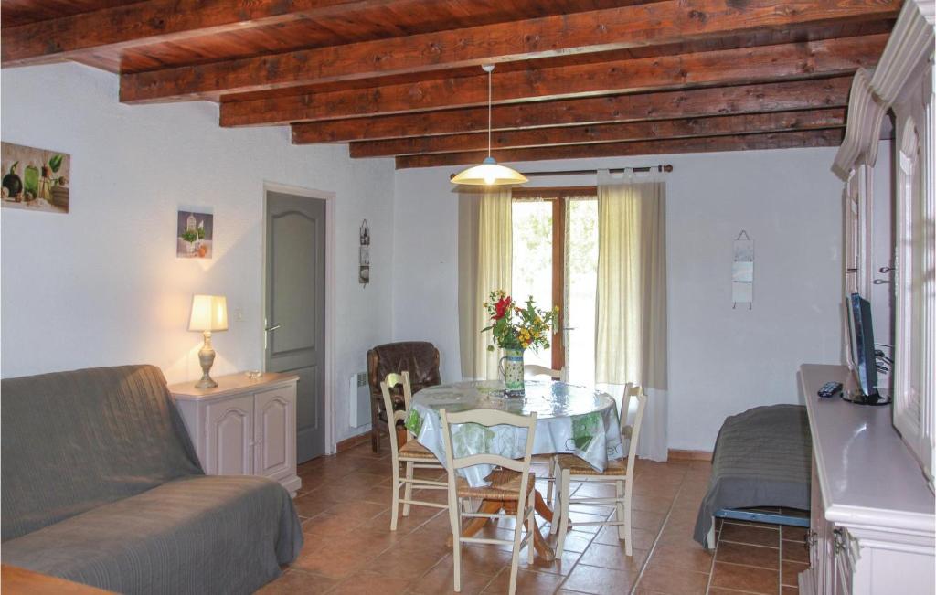Amazing Home In St, Julien De Peyrolas With Wifi, Private Swimming Pool And Outdoor Swimming Pool photo 2
