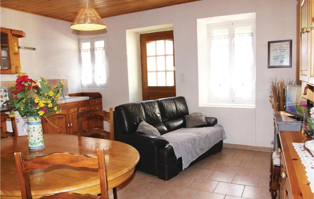 Stunning Home In St, Julien De Peyrolas With 3 Bedrooms, Wifi And Outdoor Swimming Pool photo 1