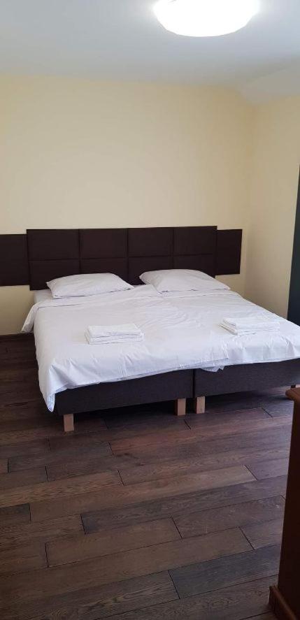 APARTAMENTY RETRO DE LUX KROSNO photo 2