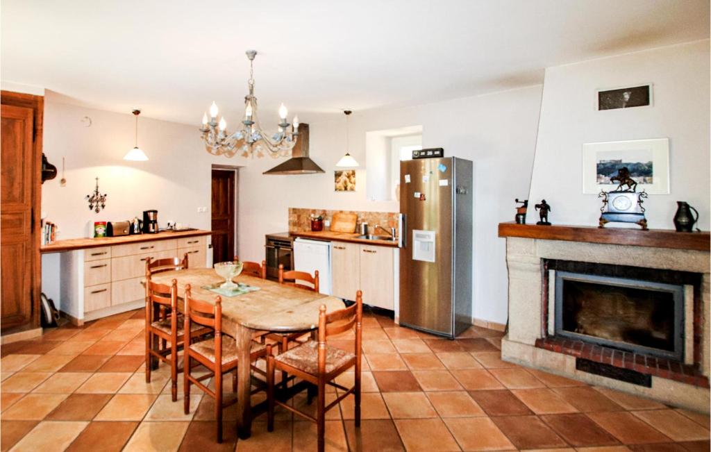 Amazing Home In Flaviac With 3 Bedrooms, Wifi And Outdoor Swimming Pool photo 3