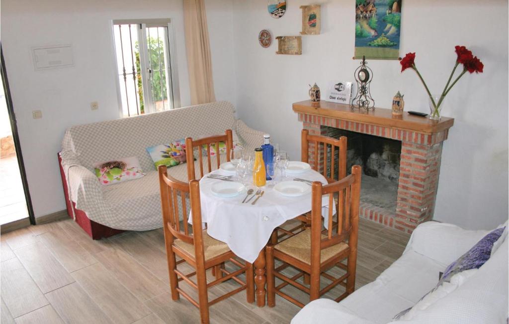 Awesome Home In El Gastor With 2 Bedrooms, Wifi And Outdoor Swimming Pool photo 1