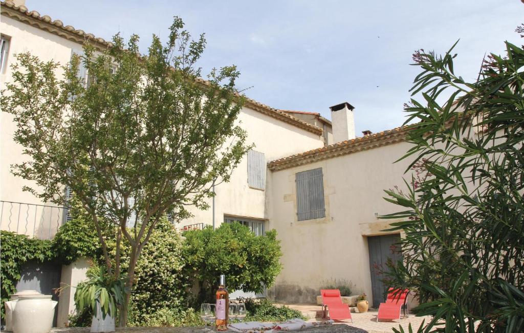 Beautiful Home In Bellegarde With 2 Bedrooms And Wifi