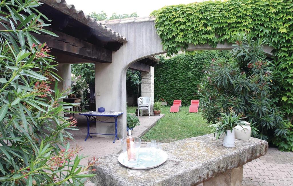 Beautiful Home In Bellegarde With 2 Bedrooms And Wifi photo 4