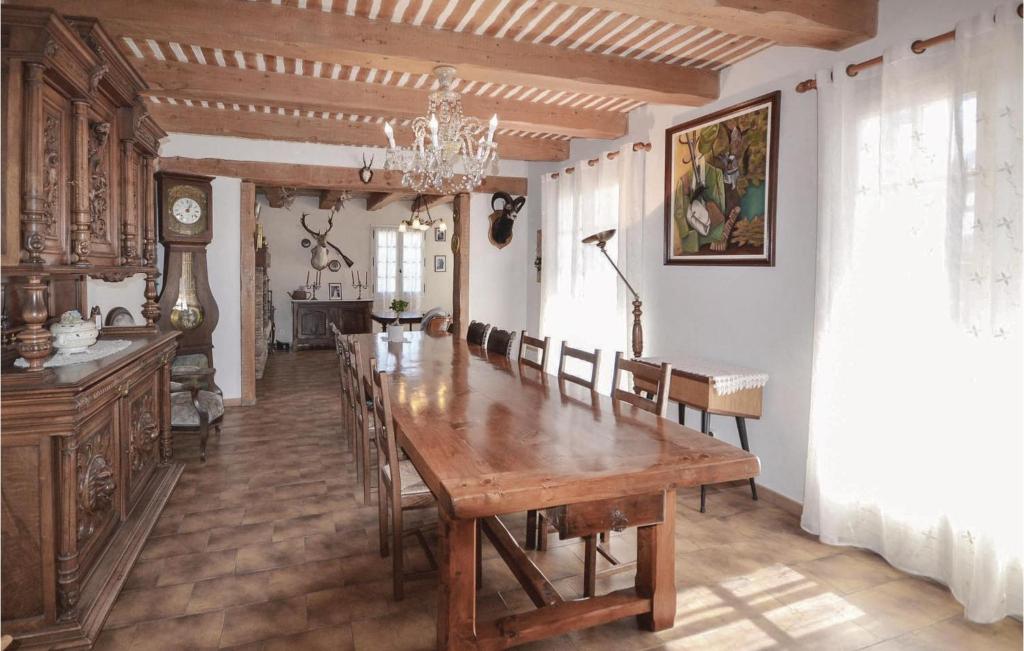Awesome Home In Lagnes With Wifi, Private Swimming Pool And Outdoor Swimming Pool photo 1