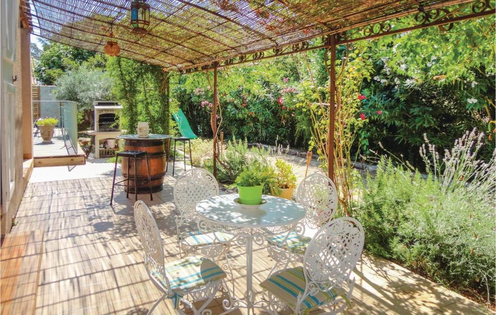Stunning Home In Montblanc With Wifi, Private Swimming Pool And Heated Swimming Pool photo 4