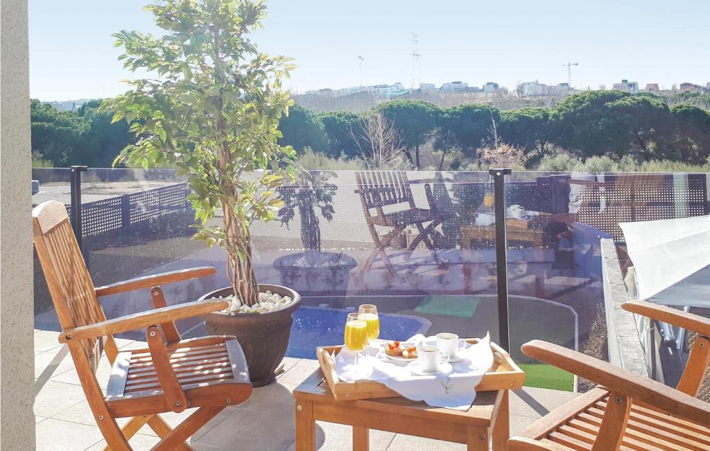 Awesome Home In Arroyomolinos With 3 Bedrooms, Wifi And Outdoor Swimming Pool photo 4