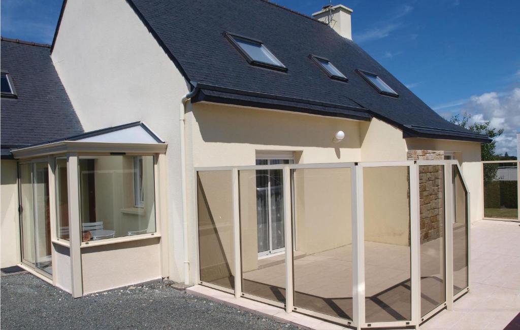 Stunning Home In Saint Quay Perros With 4 Bedrooms photo 4