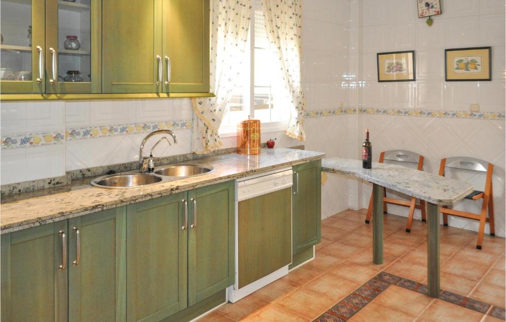 Stunning Home In Olivares With 3 Bedrooms, Wifi And Outdoor Swimming Pool photo 3
