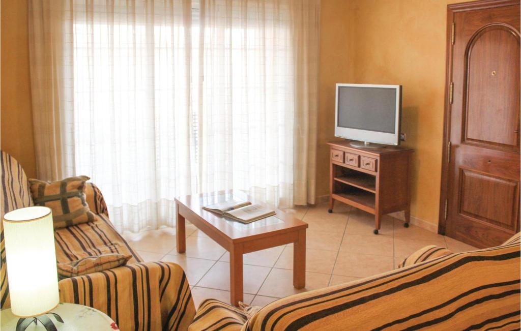 Awesome Apartment In Los Alczares With 5 Bedrooms And Wifi photo 3