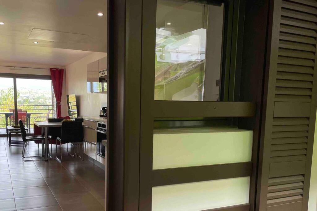 Superbe appartement, piscine, vue mer et montagnes photo 3