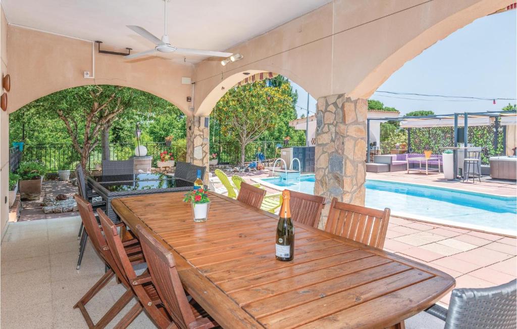 Stunning Home In Tordera With Wifi, Private Swimming Pool And Outdoor Swimming Pool photo 4