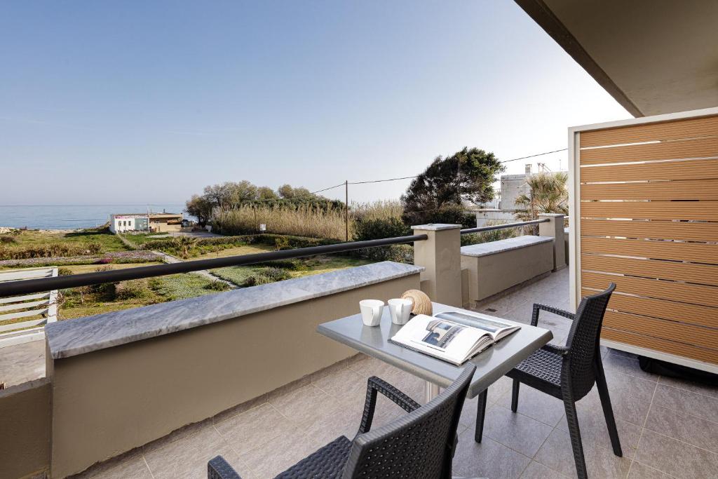 Yiannis Apartments photo 3
