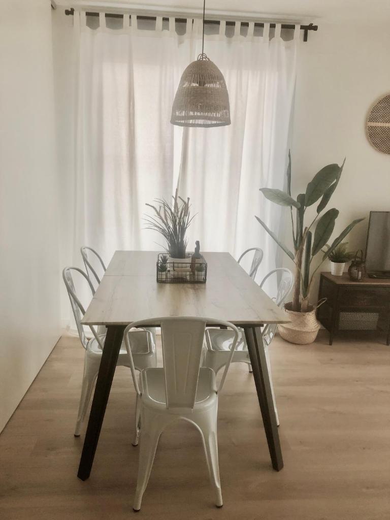 Precioso apartamento en Monzón con terraza,piscina,parque infantil y parking photo 1