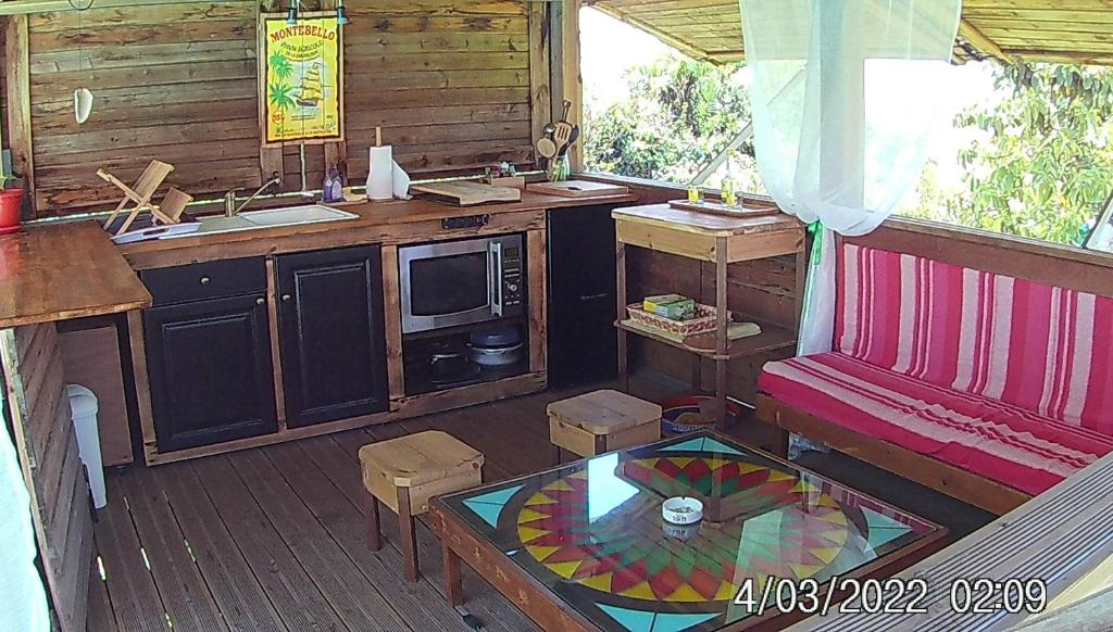 Agréable chambre d'hôtes, SDB, piscine, carbet cuisine. photo 2