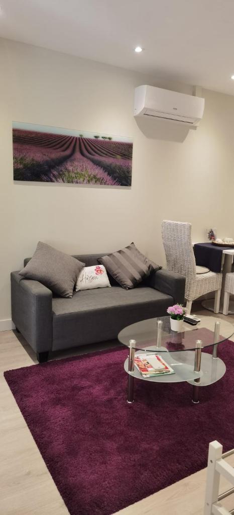 Barcelona, Apartamento de 2 habitaciones. - Tap to explore photos