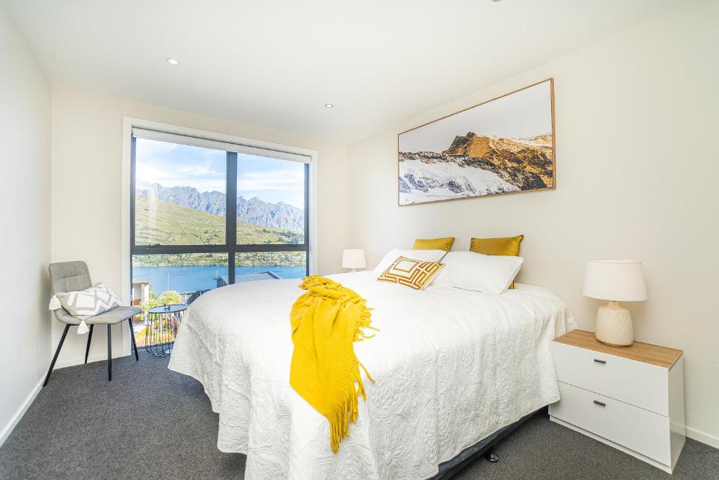 Queenstown Lake and Mountain View Retreat Free Wifi Free Street Parking