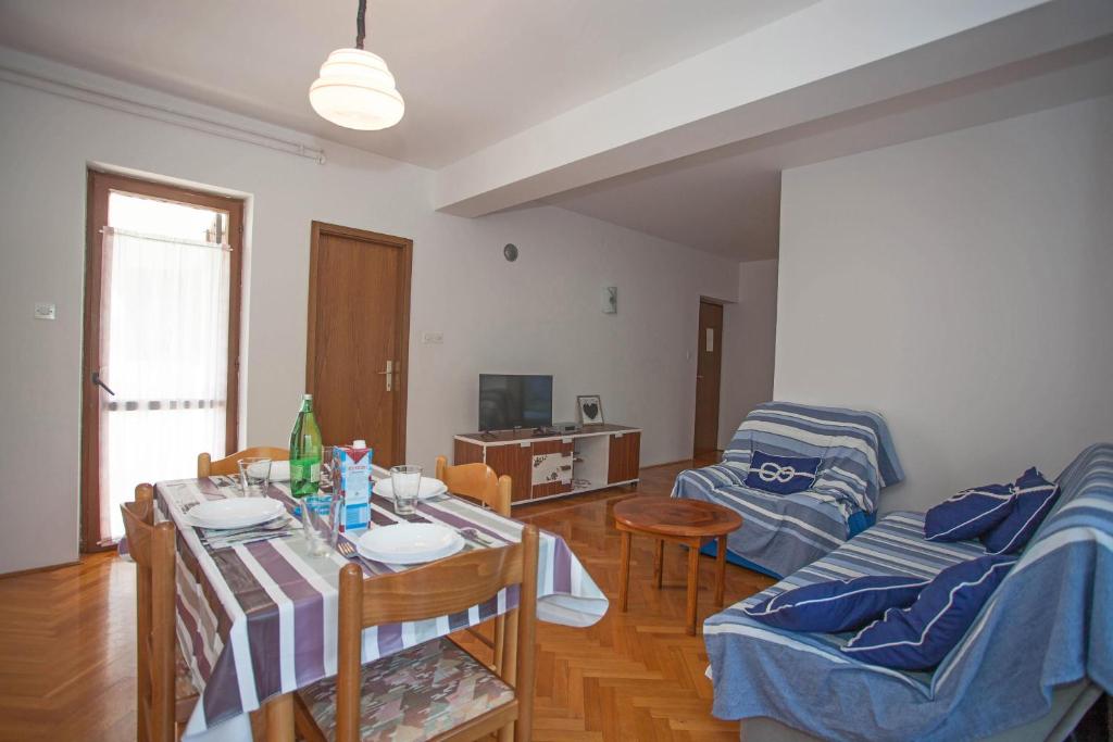 Apartments and Room Agata photo 2