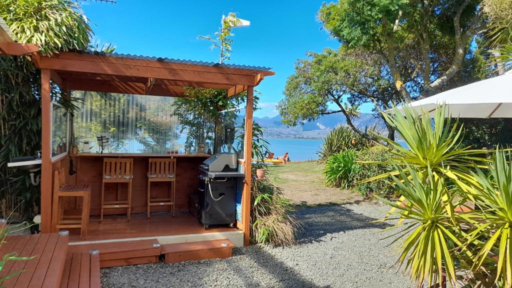 Camelot Island Retreat - Absolute Waterfront photo 4