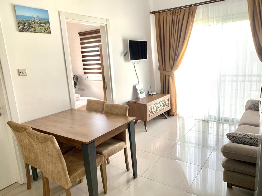 Beautiful One-Bedroom Apartment Lukomorye B6 photo 2