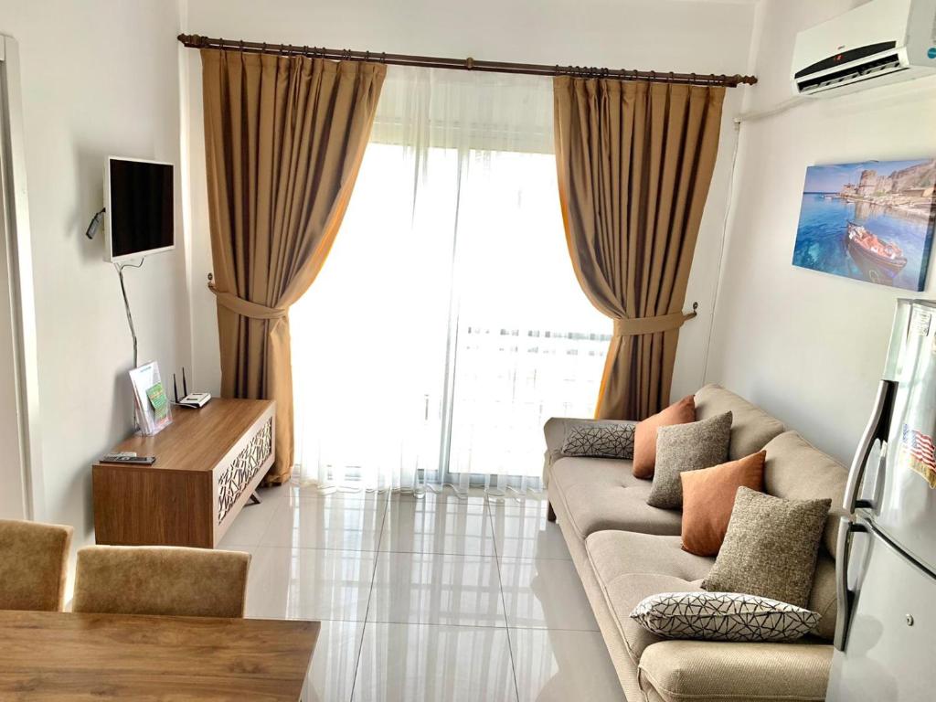 Beautiful One-Bedroom Apartment Lukomorye B6 photo 1