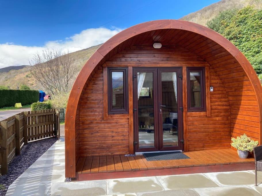 The Fox's Den, Luxury Cosy Mini Lodge, Highlands - Tap to explore photos