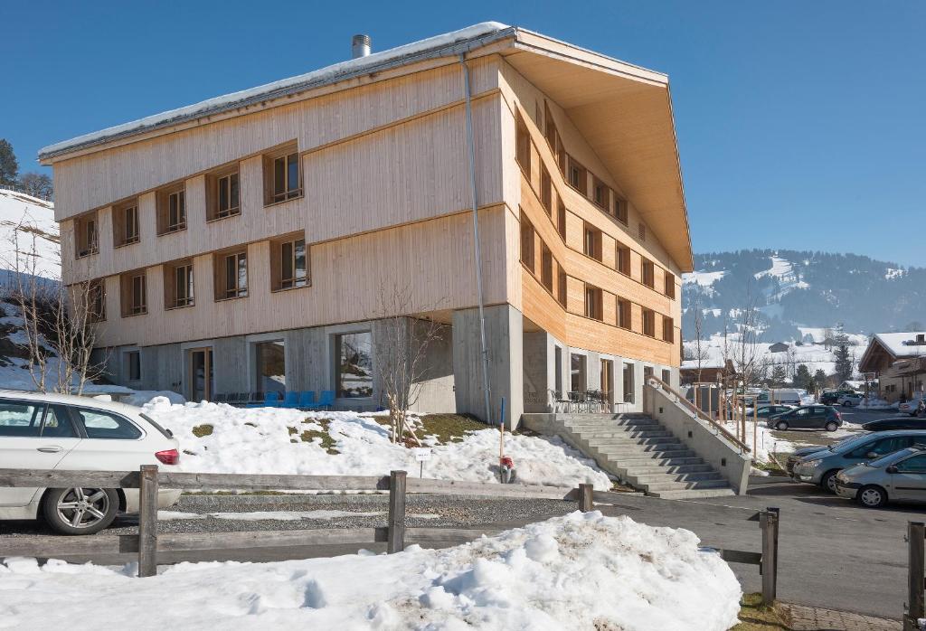 Gstaad Saanenland Youth Hostel photo 3