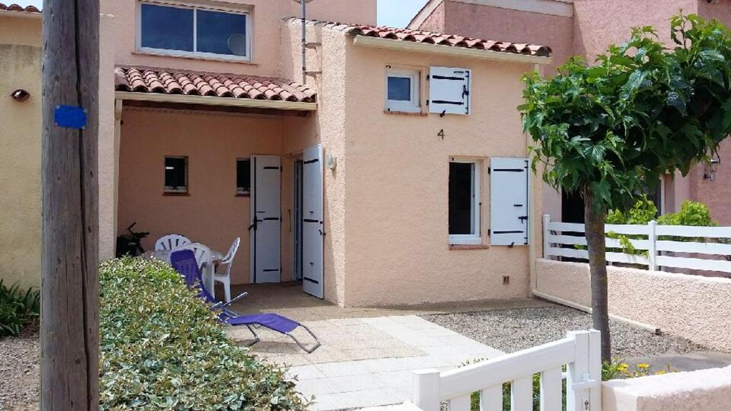 Maison de 2 chambres avec vue sur la mer et jardin clos a Saint Pierre la Mer a 2 km de la plage photo 1