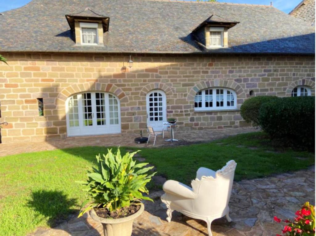 Maison de 2 chambres avec jardin clos et wifi a Saint Aulaire photo 1