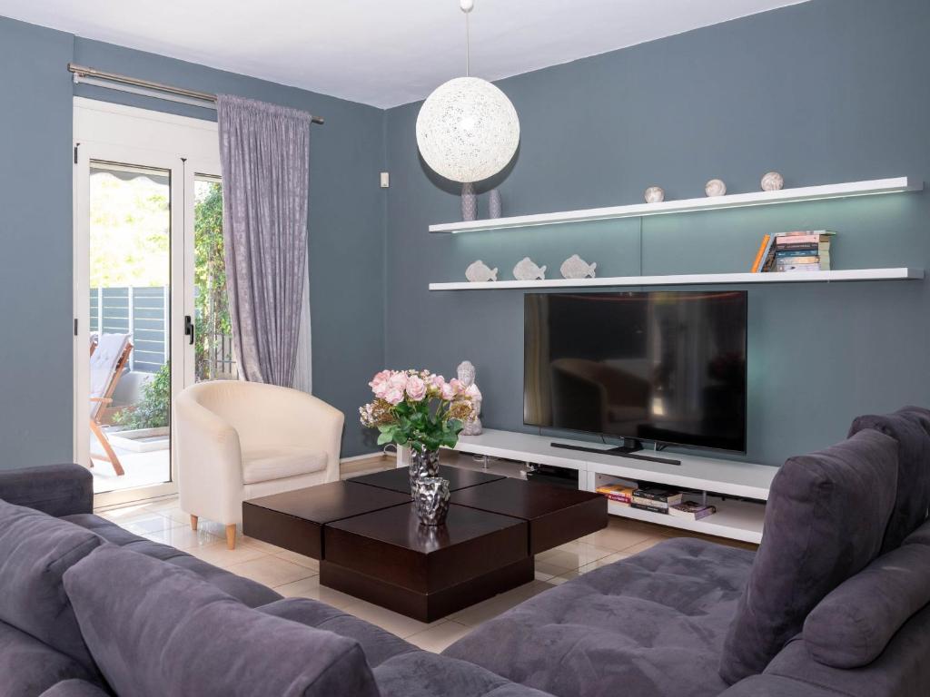 Grey House "by Checkin" photo 1