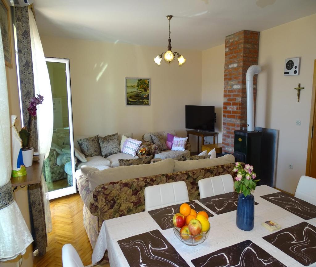 Lovely 3 bedroom apartment Lemi near beach photo 2