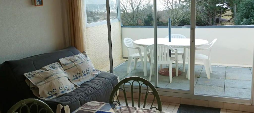 Appartement d'une chambre a Saint Gildas de Rhuys a 100 m de la plage avec vue sur la mer balcon amenage et wifi photo 1