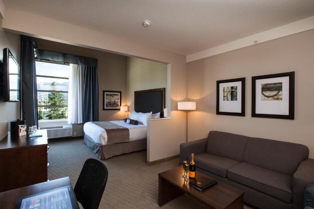 Best Western Plus Revelstoke - Tap to explore photos