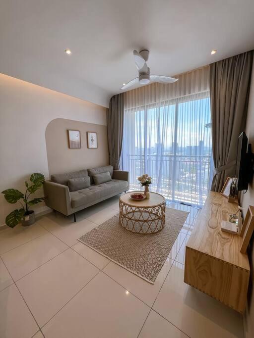 Kenwingston Skyloft Apartment Doorsteps to BRT Subang USJ photo 1