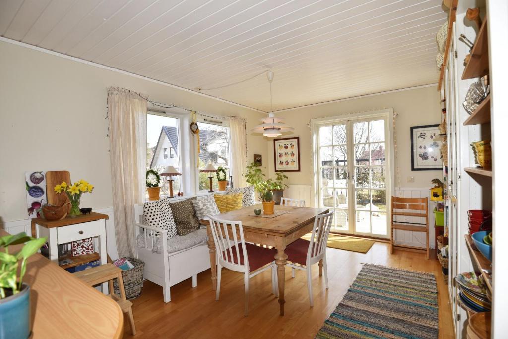 Nice and comfortable villa at the historic Naset in the Gothenburg archipelago photo 1
