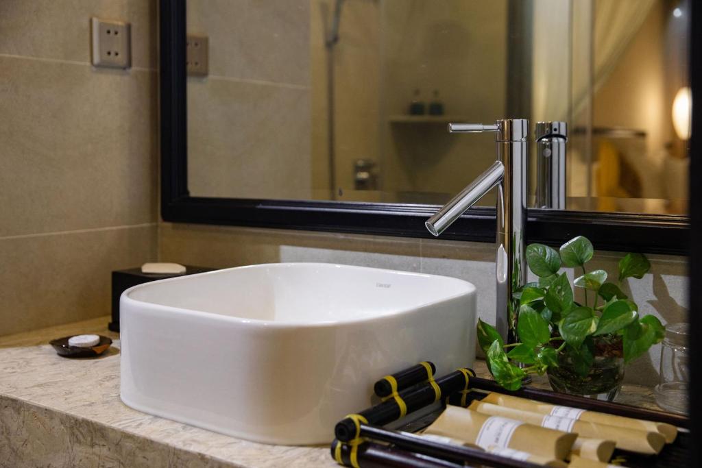 Silk Luxury Hotel & Spa