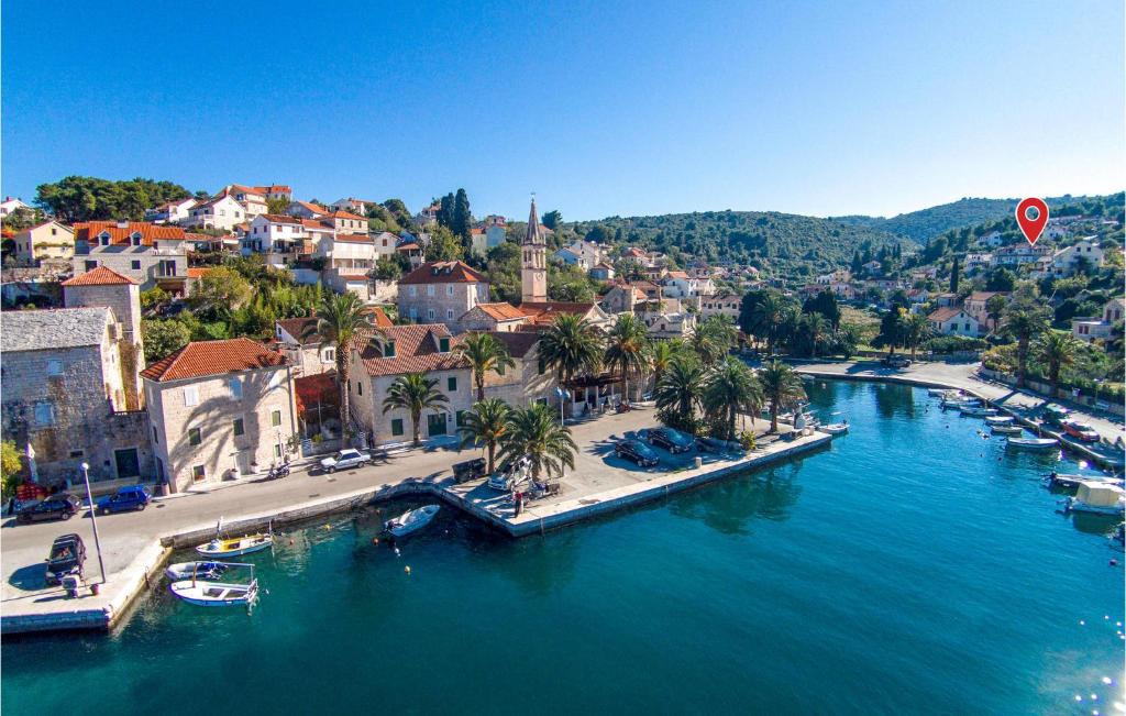 Nice Apartment In Splitska With 1 Bedrooms And Wifi