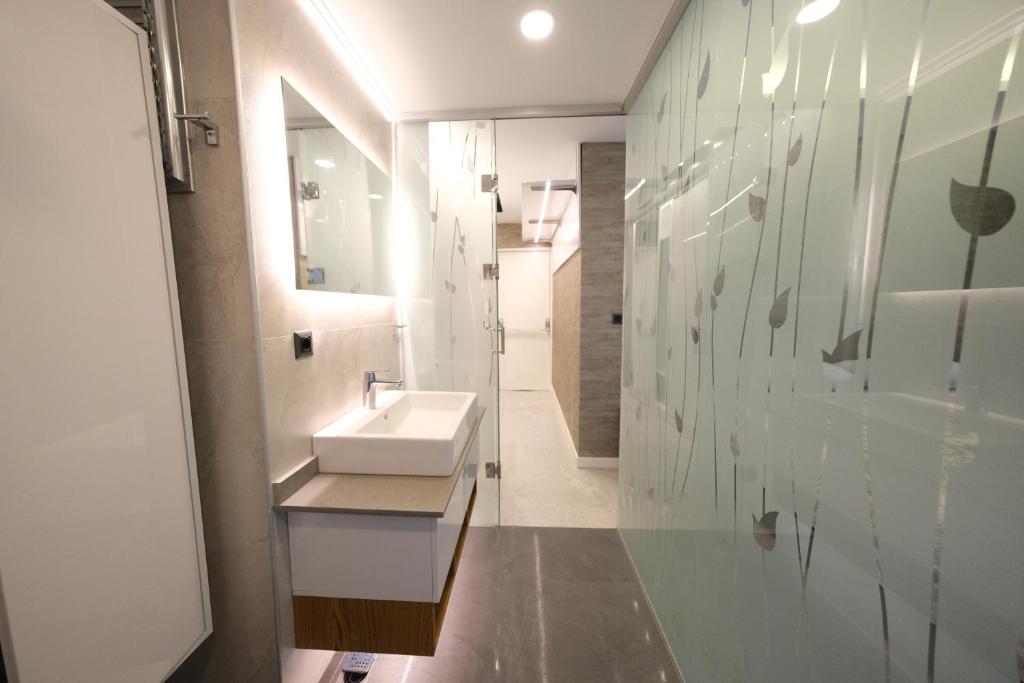 Sky Garden Suites photo 4