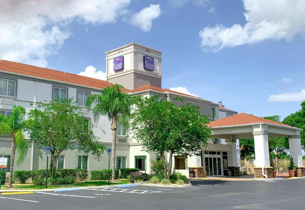 Sleep Inn and Suites - Ocala / Belleview image