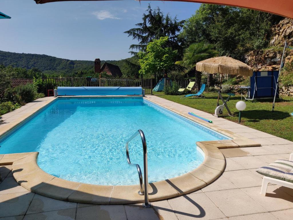 Val Paradis photo 3