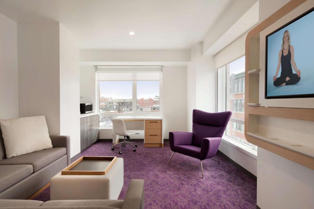 YOTEL Boston photo 2