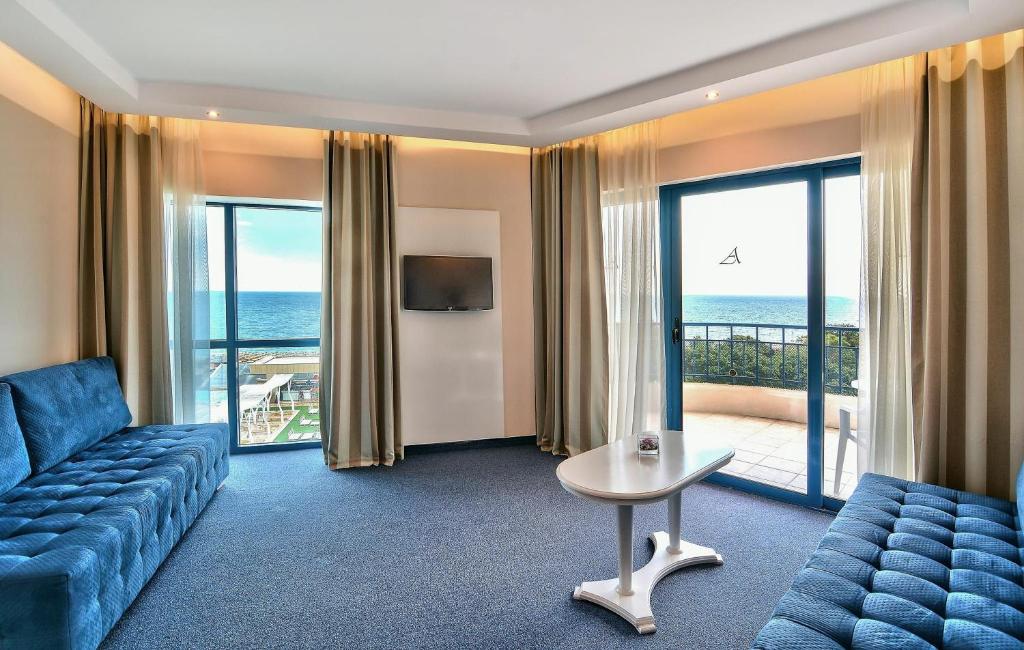GRIFID Arabella Hotel - Ultra All inclusive & Aquapark photo 4